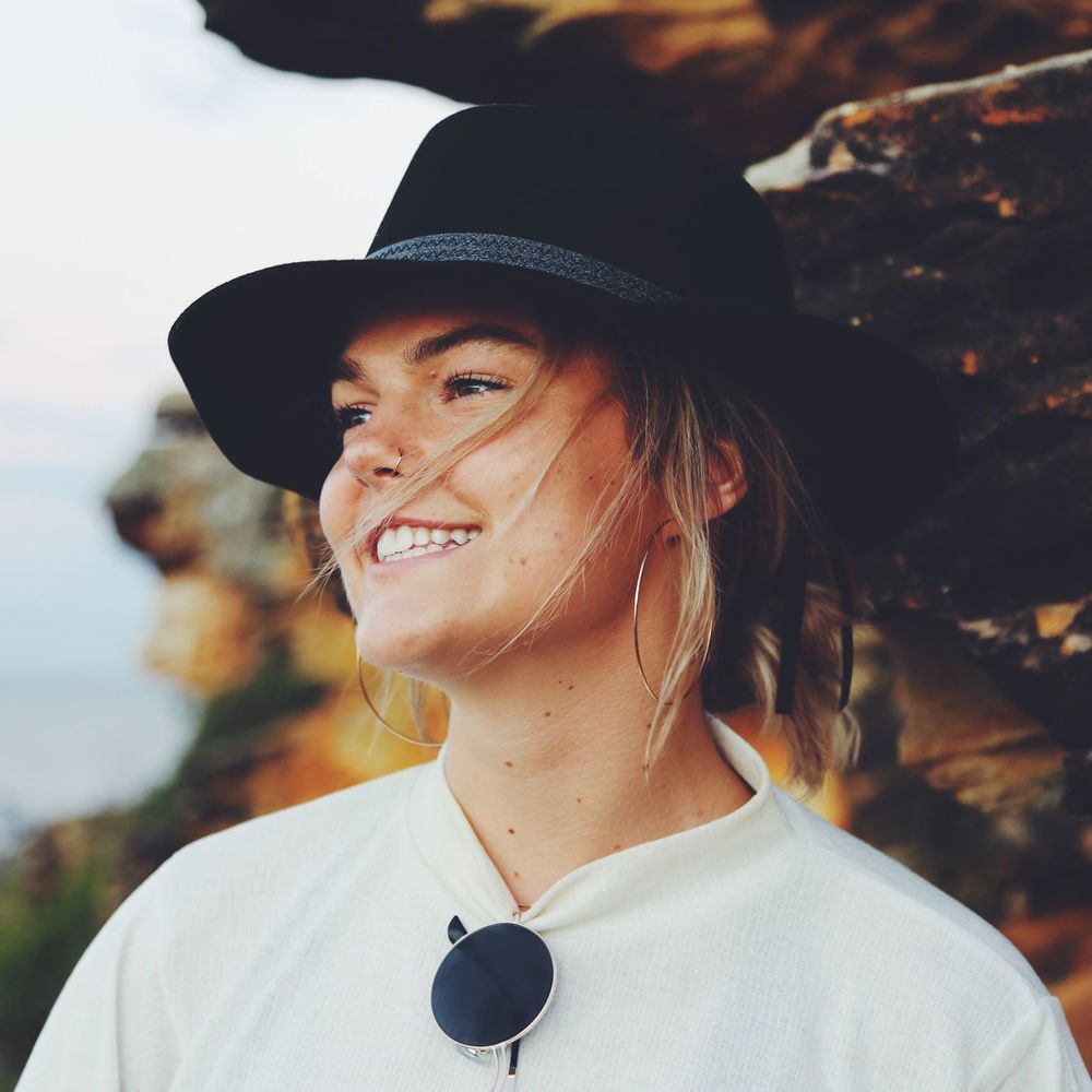 Meet your Posher, Madeleine